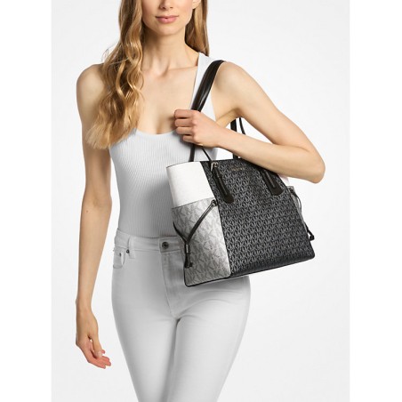 MK VOYAGER LG EW TOTE BLACK